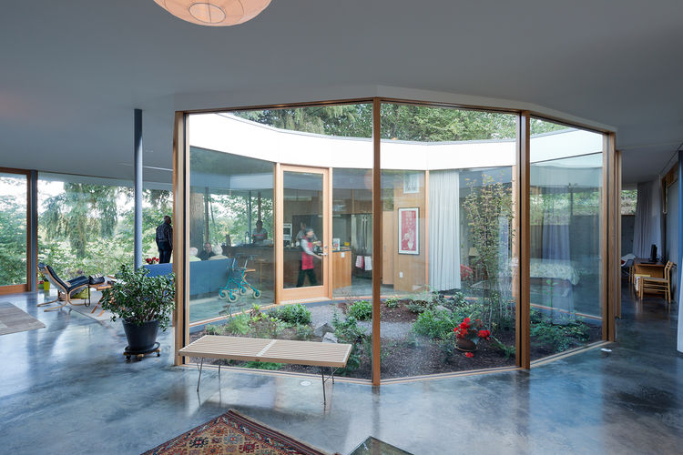 courtyard-house-glass-courtyard